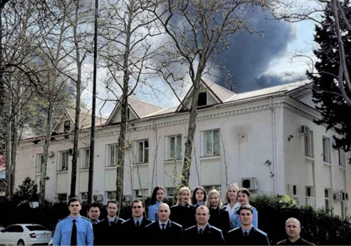 Czarne chmury, nafta z nieba. Rosjanie wobec ukraińskich ataków na rafinerie