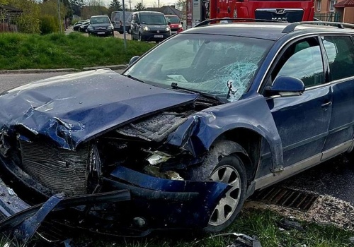 Zderzenie dwóch Volkswagenów. Błąd 20-latka doprowadził do kolizji