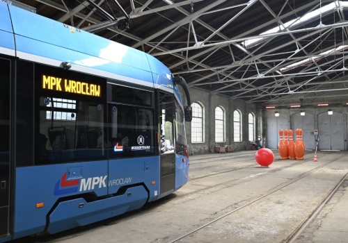 Bilard i kręgle z udziałem motorniczych w zajezdni MPK Wrocław