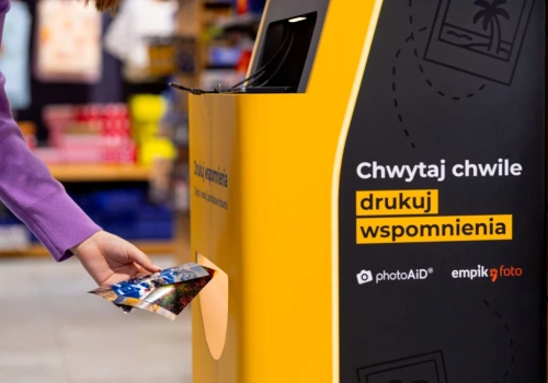 Foto Kioski Empiku przyciągają klientów. 100 nowych maszyn już w drugim kwartale