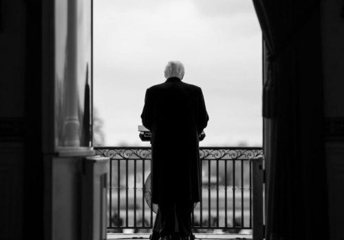 Kłopoty Trumpa, jak nie wojna, to zamach…