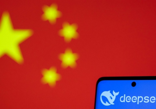 Chiński Deepseek obniża ceny AI. Amerykanom to się nie spodobało