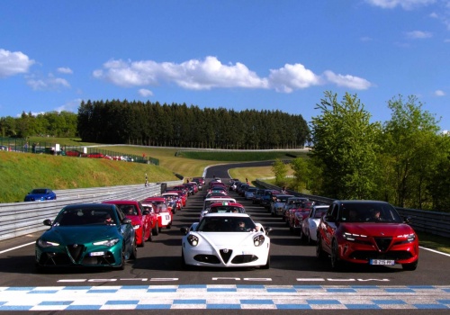 Rosso Festival 2026 – celebra Alfy Romeo w Mas du Clos