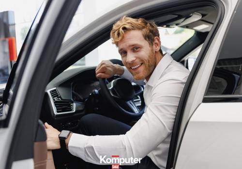 Kierowcy uwielbiają ten tablet samochodowy! Ma funkcję wideorejestratora i kamerę cofania