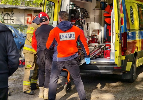 Znaleziono mężczyznę w bagażniku (ZDJĘCIA)