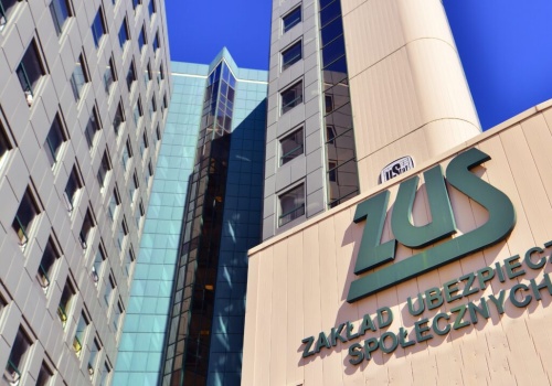 Wyższa emerytura za 800 złotych? ZUS nie ma z tym nic wspólnego