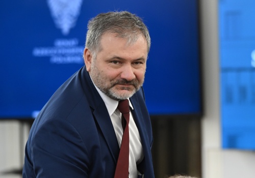 Tyle zarabiają asystenci sędziów. Na start 5000 zł