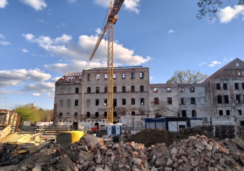 Postępują prace przy modernizacji zabytkowego młyna nad Wątokiem w Tarnowie