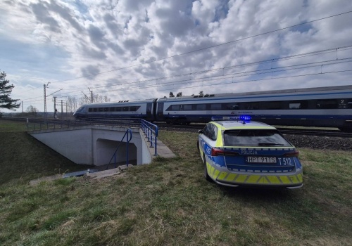 Śmiertelne potrącenie 32-latka. Wstrzymany ruch pociągów