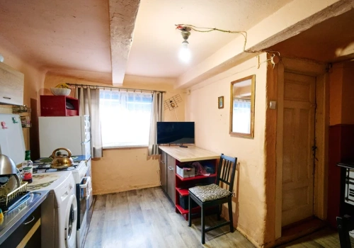 Szokujące warunki życia pod Warszawą. Program odmienił ich los