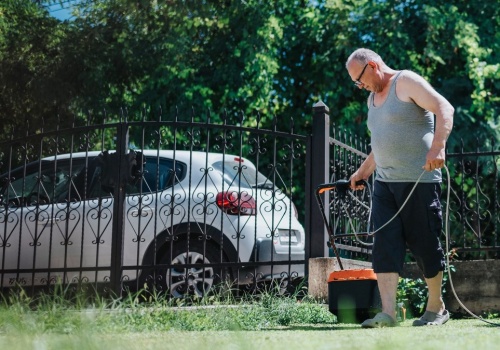 Czy można dostać mandat za koszenie trawy? Prawo mówi jasno