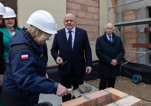 Nowe sale lekcyjne, hala sportowa, ale i schron. Szykuje się rozbudowa IX LO