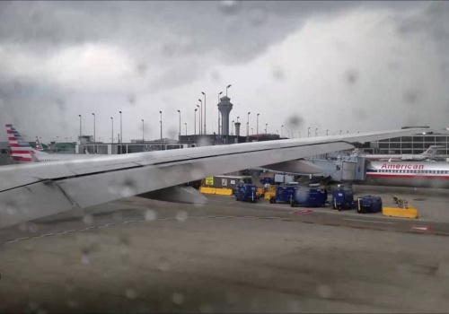 Przez burze i silny wiatr na O’Hare w Chicago wstrzymano odloty