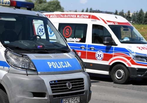 Samochód na parkingu: w środku krył się dramat. Na miejscu zaroiło się od służb