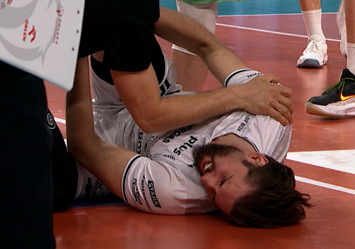 Koszmar Bednorza! Został zniesiony z boiska