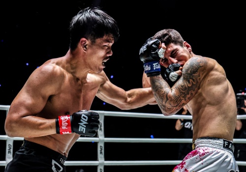 Waga słomkowa Muay Thai rządzi na ONE Friday Fights 152. Na żywo w Fightklubie!