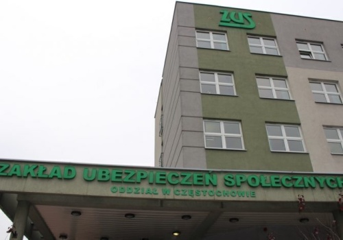 800 zł za „wyższą emeryturę”? To oszustwo! ZUS ostrzega przed wyłudzeniami