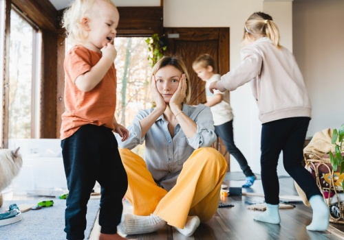 Pokolenie wyczerpanych matek. Nowe badanie wskazuje, które kobiety są mocniej narażone na wypalenie