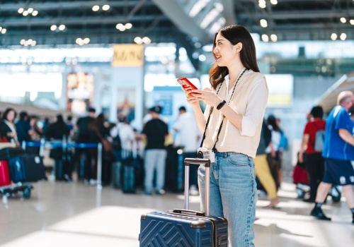 eSIM na kartę w podróży – jak szybko i wygodnie aktywować pakiet danych za granicą?