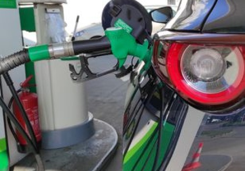 Niższy VAT i akcyza na paliwa. Ministerstwo ogłasza decyzję