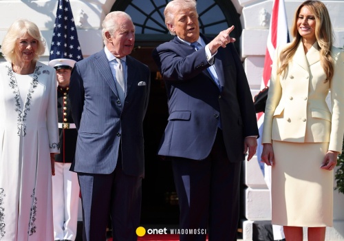 Donald Trump pod lupą ekspertki. Znów złamał protokół królewski