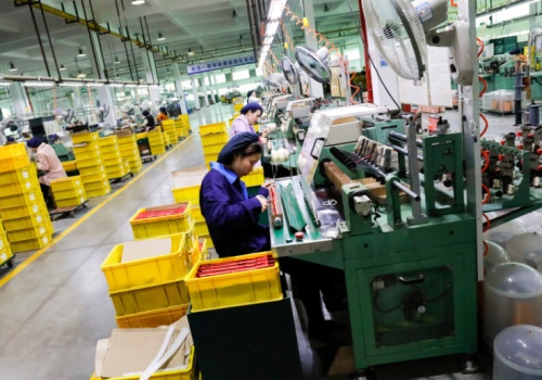 Rekordowa liczba imigrantów w Polsce, choć liczba zezwoleń na pracę spada