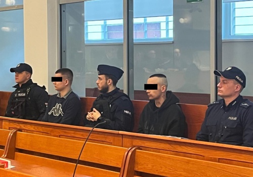 Za usiłowanie zabójstwa 20 i 17 lat więzienia. Zapadł wyrok ws. ataku na działkach w Barczewie