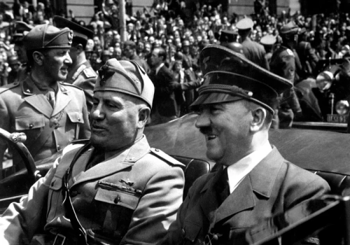 Bolesny upadek Duce. Nienawiść okazano mu dopiero po śmierci