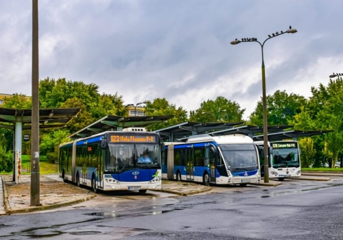 Solarisy, Autosany i Mercedesy na złom. Jeszcze niedawno woziły pasażerów