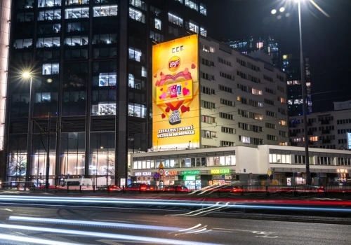 Czym są murale digital oraz motion i jak wpływają na zapamiętywalność reklamy? Analiza raportu od Good Looking Studio