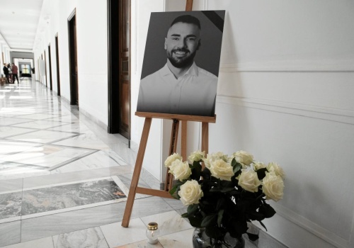 Minuta ciszy w Sejmie. Posłowie upamiętnili posła Łukasza Litewkę. Czarzasty: 