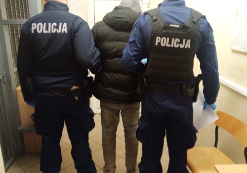 24-letni Francuz przewoził 8 nielegalnych migrantów osobową Hondą. Wpadł w Biskupcu