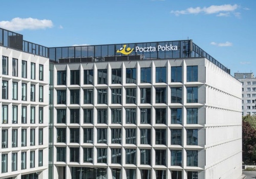 Poczta Polska kupi 2600 aut dla listonoszy. Ruszył przetarg wart 323 mln zł