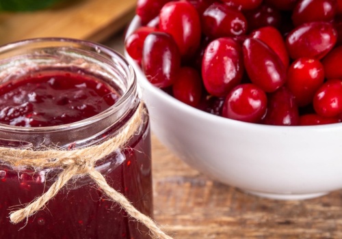 Wszyscy robią konfiturę z róży, ja wybieram inne kwiaty. Wiosną jest ich mnóstwo