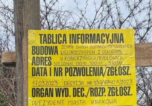 Mieszkańcy wszczęli alarm! Deweloper wchodzi na działki, gdzie działa klub sportowy