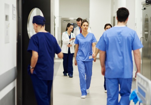 Lekarze z Ukrainy mają zakaz. Naczelna Rada Lekarska wyznaczyła granice