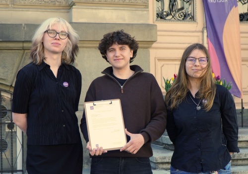 Młodzi Razem składają wnioski do samorządów. Chodzi o transkrypcję małżeństw osób tej samej płci
