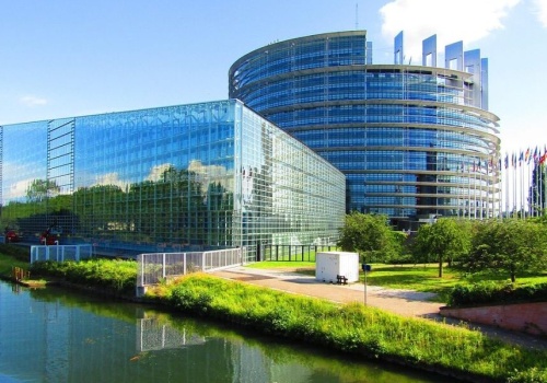 Parlament Europejski uchylił immunitety Obajtkowi, Jakiemu, Braunowi i Buczkowi