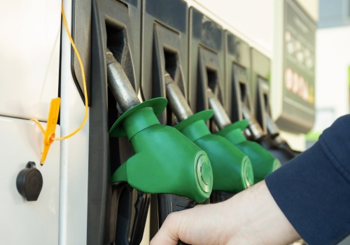 Rafinerie zarabiają na kryzysie. Marże paliw wystrzeliły o 105 proc.