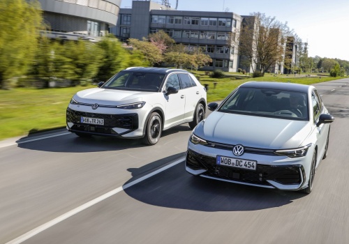 Nowa era hybryd w Wolfsburgu. Golf i T-Roc zyskają oszczędny napęd bez wtyczki