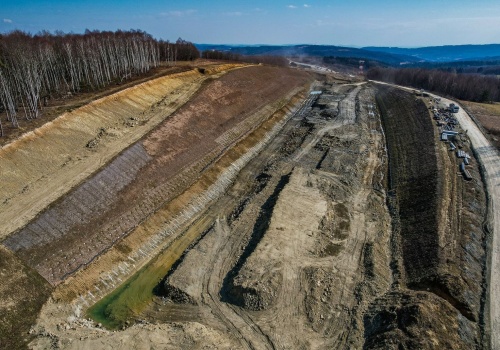 Gigantyczna skala budowy S19 Babica–Jawornik. Miliony metrów sześciennych ziemi i setki tysięcy kursów ciężarówek