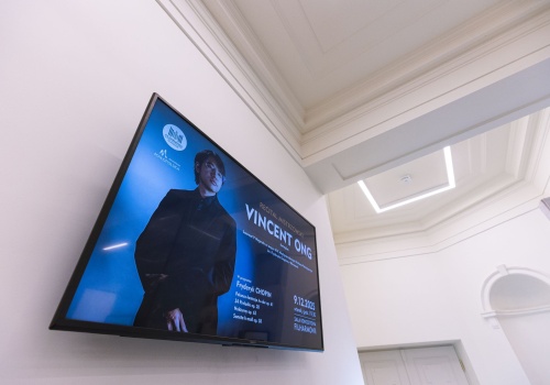 Cyfrowa informacja w klasycznym wydaniu. Filharmonia Krakowska stawia na monitory Sony