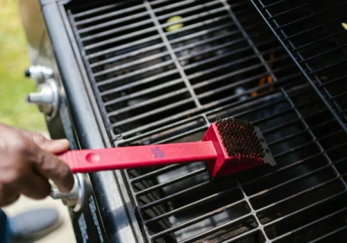 Ta mikstura rozpuszcza tłuszcz z grilla w kilka minut. Ruszt wygląda jak nowy