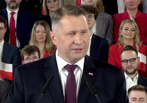 Czarnek z głupszą radą niż Komorowski w 2015 r. Znów poszło o mieszkania dla młodych
