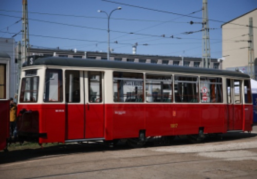 MPK w Krakowie wyremontowało historyczny wagon tramwajowy LOWA znany z ulic Warszawy