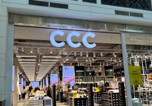 CCC wyprzedaje skórzane czółenka - to modele idealne na chrzciny i komunię. Co w Ryłko?