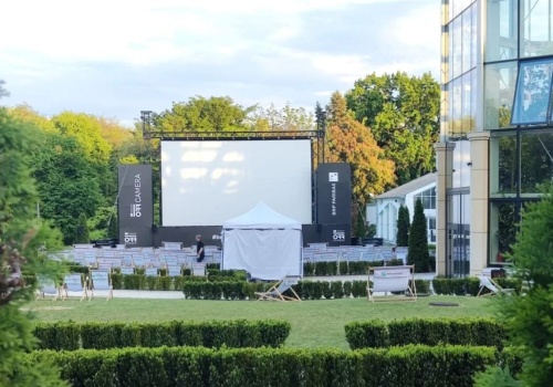 Bezpłatne kino plenerowe w Ogrodzie Botanicznym UJ