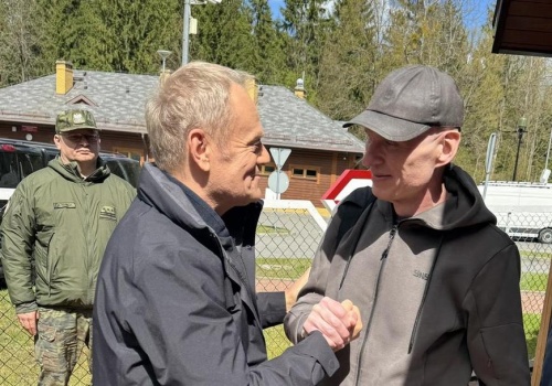 Andrzej Poczobut uwolniony. Donald Tusk: Witaj w polskim domu, przyjacielu!