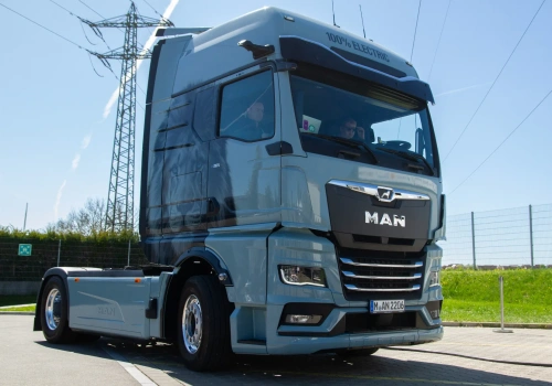 MAN powerbankiem na kołach. Ponad 300 kW do sieci i rekord świata V2G!