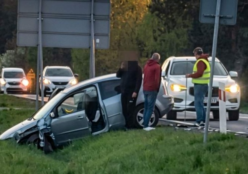 Wjechał w elektryczną ciężarówkę! (ZDJĘCIA)